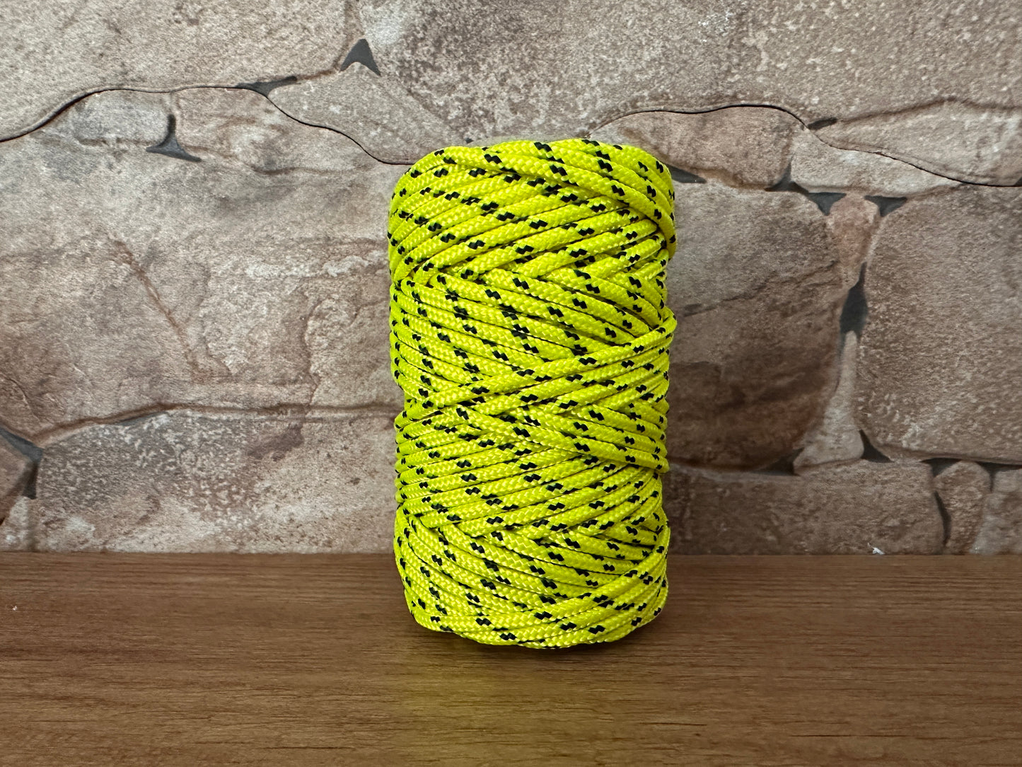 Cuerda de poliéster, amarilla y negra, ø3 mm × 25 m.