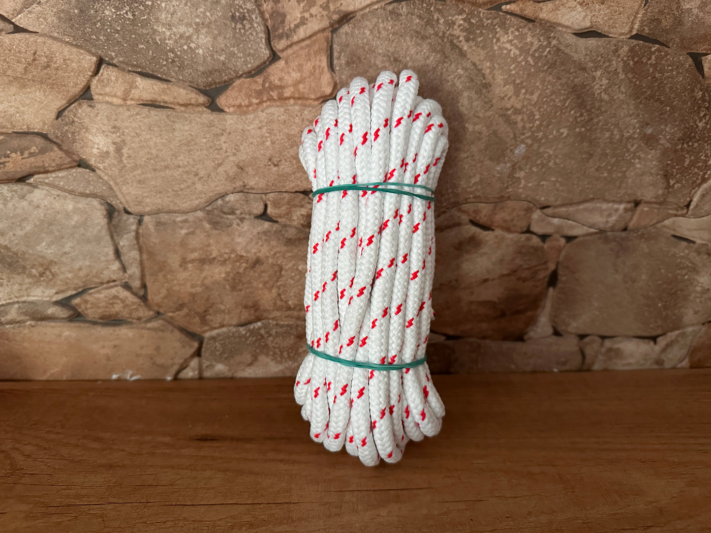 Cordoncino in poliestere opaco, bianco e rosso, ø8 mm × 10 m.